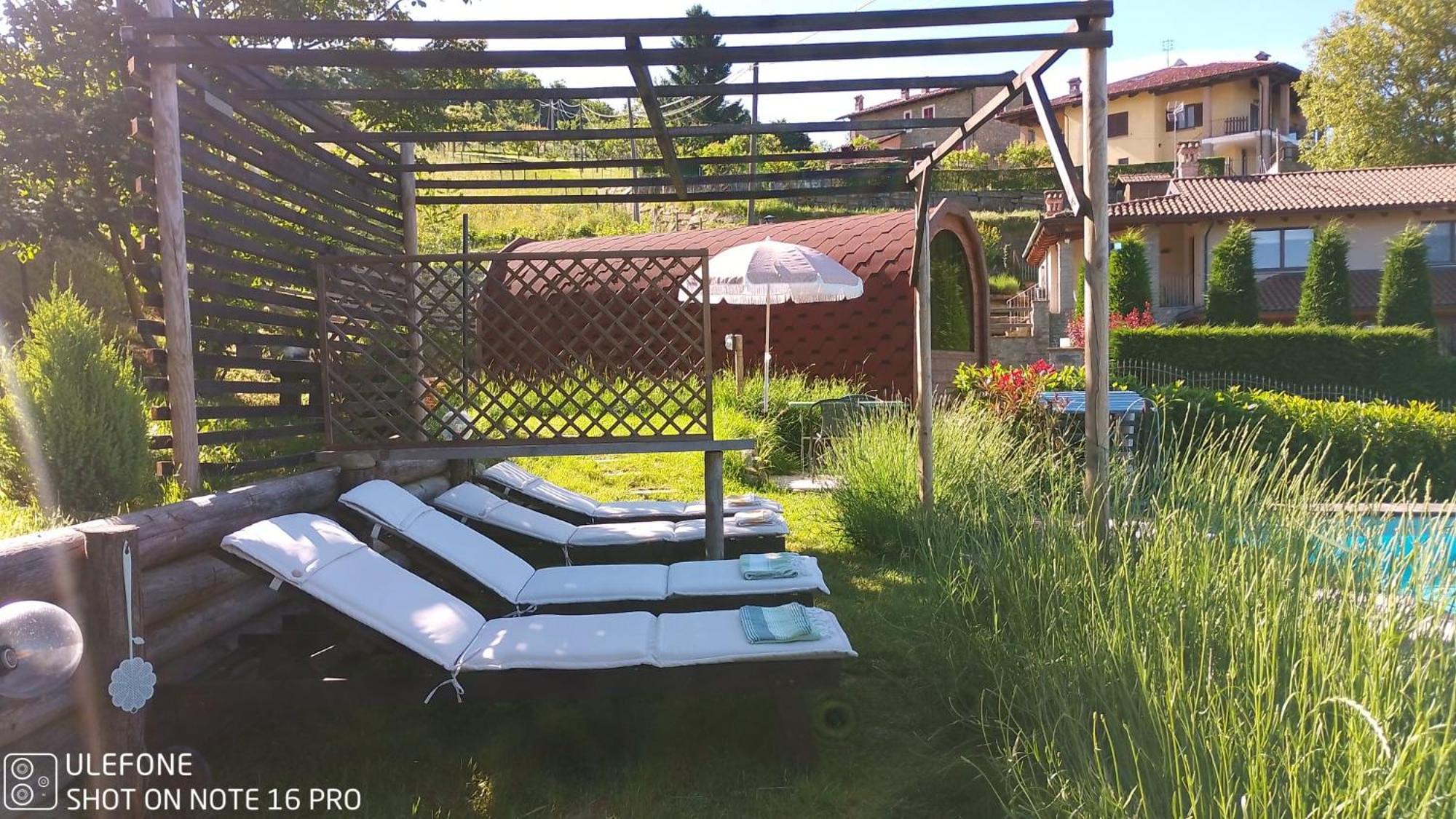 La Tana Dello Scoiattolo - Adults Only Bed and Breakfast Murazzano  Buitenkant foto