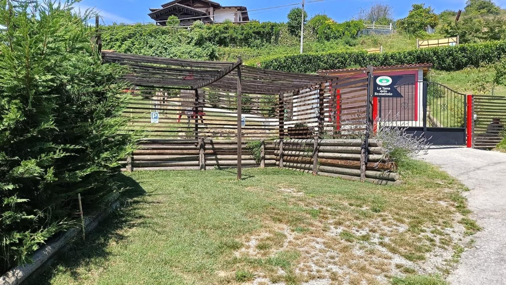 La Tana Dello Scoiattolo - Adults Only Bed and Breakfast Murazzano  Buitenkant foto