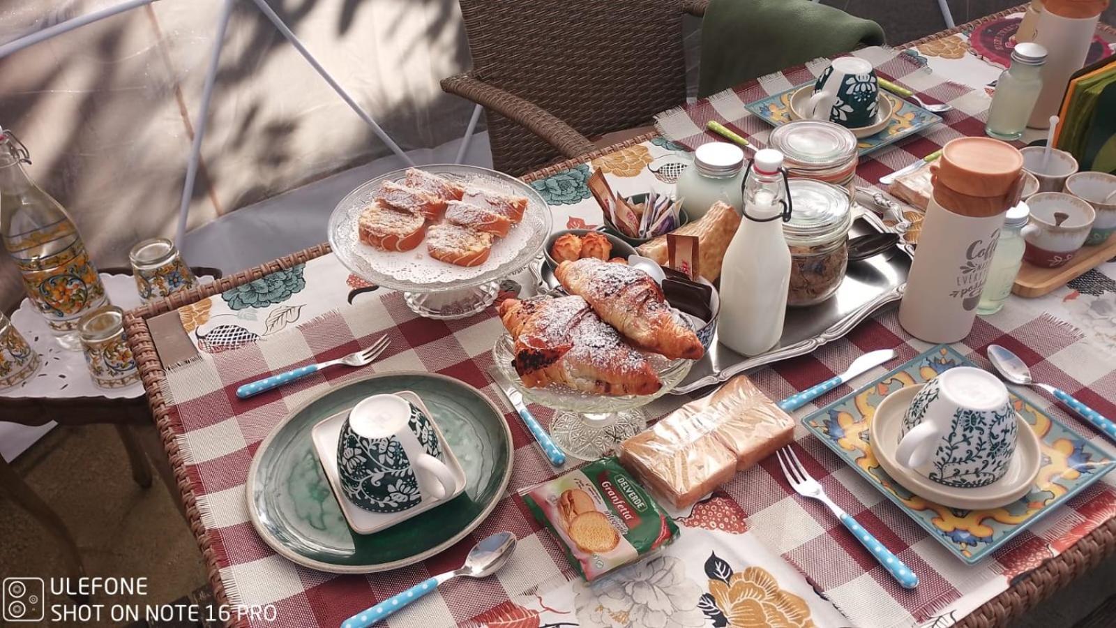 La Tana Dello Scoiattolo - Adults Only Bed and Breakfast Murazzano  Buitenkant foto